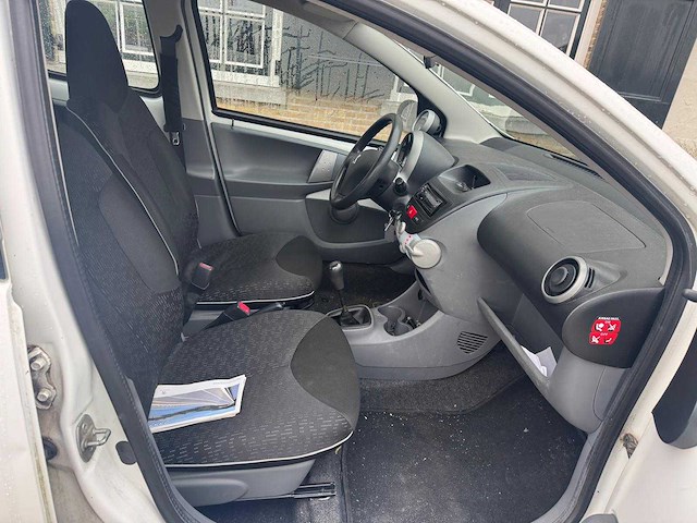 Peugeot 107 1.0-12v millesim 200 38-pbh-9 - afbeelding 15 van  19