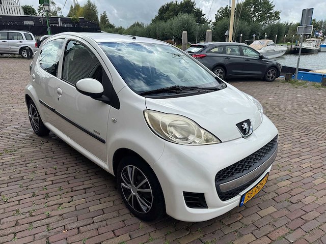 Peugeot 107 1.0-12v millesim 200 38-pbh-9 - afbeelding 6 van  10