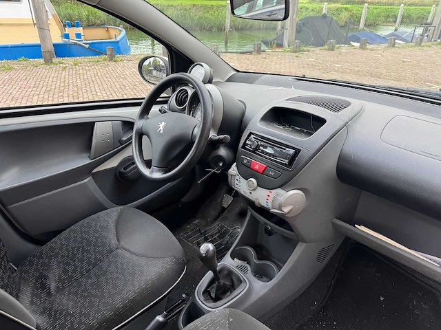 Peugeot 107 1.0-12v millesim 200 38-pbh-9 - afbeelding 9 van  10