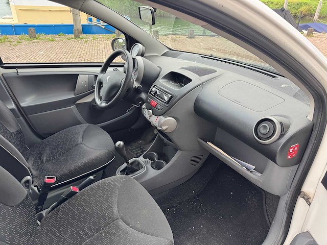 Peugeot 107 1.0-12v millesim 200 38-pbh-9 - afbeelding 8 van  10