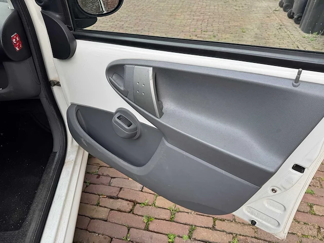 Peugeot 107 1.0-12v millesim 200, 38-pbh-9 - afbeelding 10 van  10