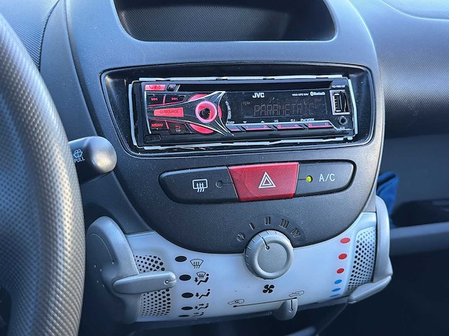 Peugeot 107 1.0-12v sublime 2009 | 66-kgz-3 i - afbeelding 6 van  22