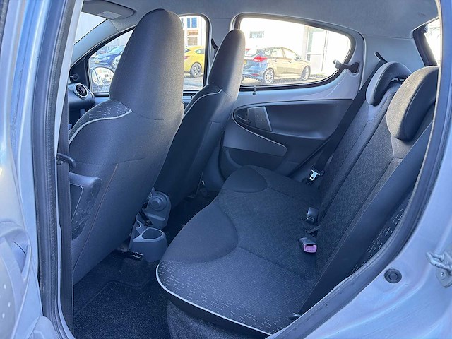 Peugeot 107 1.0-12v sublime 2009 | 66-kgz-3 i - afbeelding 9 van  22
