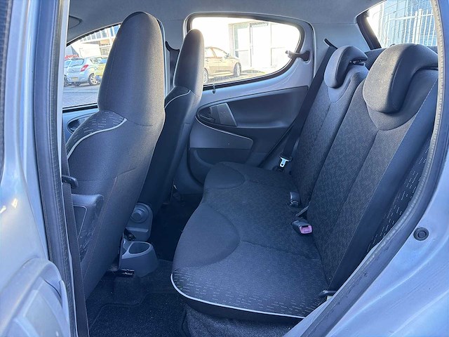 Peugeot 107 1.0-12v sublime 2009 | 66-kgz-3 i - afbeelding 10 van  22