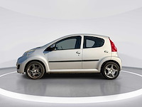 Peugeot 107 1.0-12v sublime 2009 | 66-kgz-3 i - afbeelding 22 van  22