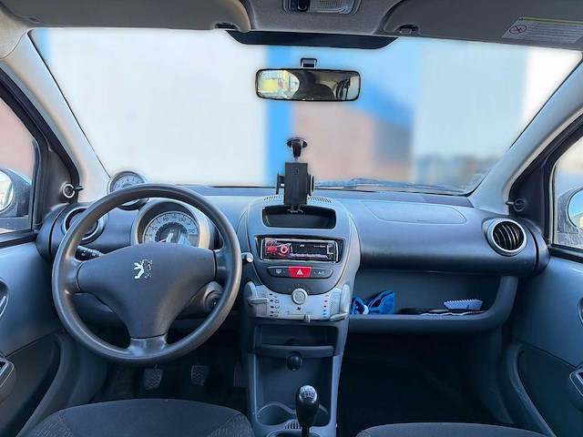 Peugeot 107 1.0-12v sublime 2009 | 66-kgz-3 i - afbeelding 11 van  21