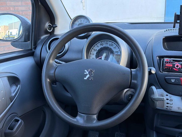 Peugeot 107 1.0-12v sublime 2009 | 66-kgz-3 i - afbeelding 13 van  21