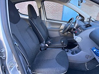 Peugeot 107 1.0-12v sublime 2009 | 66-kgz-3 i - afbeelding 14 van  21