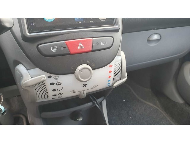 Peugeot 107 1.0 12v sublime, 32-jxp-9 - afbeelding 1 van  11
