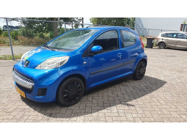 Peugeot 107 1.0 12v sublime, 32-jxp-9 - afbeelding 1 van  12