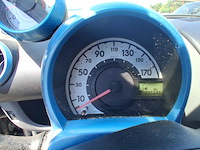 Peugeot 107 1.0-12v urban move 2010 | 30-lkf-7 - afbeelding 8 van  23