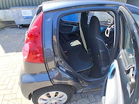 Peugeot 107 1.0-12v urban move 2010 | 30-lkf-7 - afbeelding 15 van  23