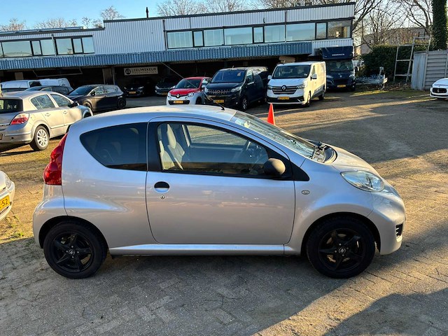 Peugeot 107 1.0 12v xr, 07-kdg-5 - afbeelding 11 van  16