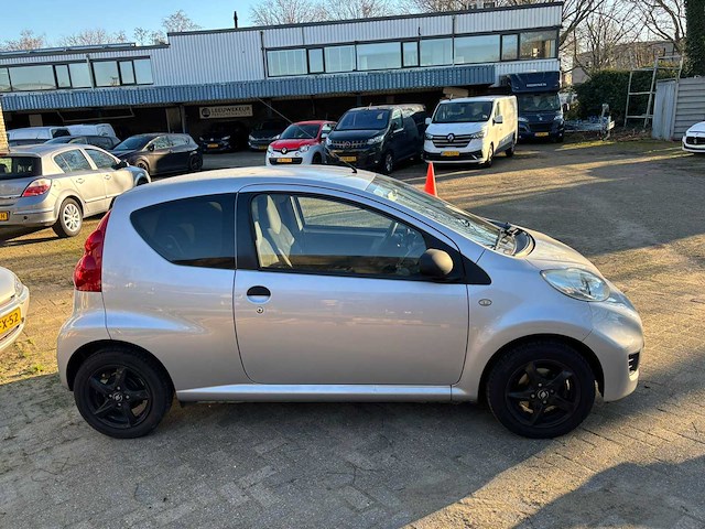 Peugeot 107 1.0 12v xr, 07-kdg-5 - afbeelding 12 van  16