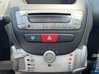 Peugeot 107 1.0-12v xr | 94-kjz-2 - afbeelding 7 van  21