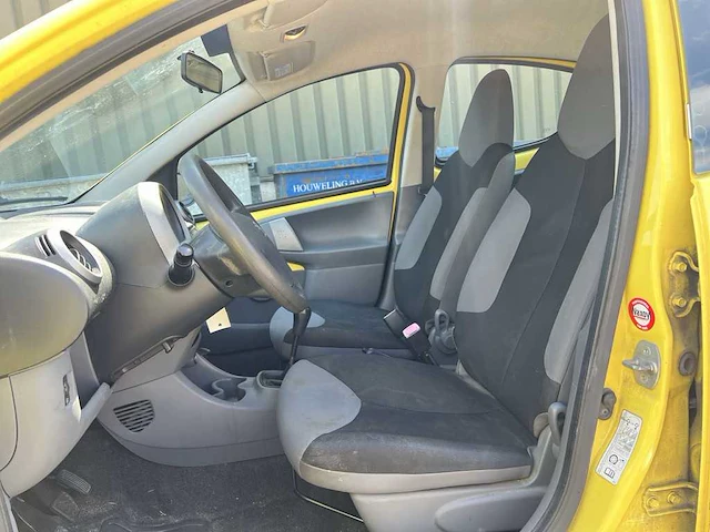 Peugeot 107 1.0-12v xr | 94-kjz-2 - afbeelding 17 van  21