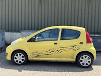 Peugeot 107 1.0-12v xr | 94-kjz-2 - afbeelding 20 van  21