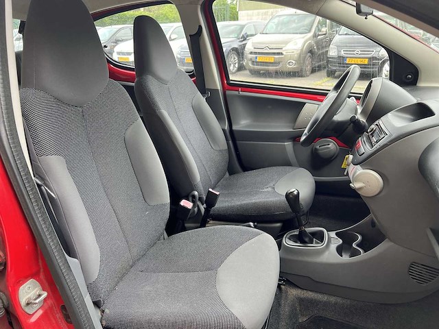Peugeot 107 1.0-12v xs 2008 | 35-zn-rk - afbeelding 11 van  20