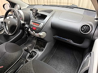 Peugeot 107 1.0-12v xs 2011 - afbeelding 8 van  20