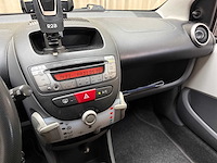 Peugeot 107 1.0-12v xs 2011 - afbeelding 10 van  20