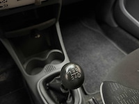 Peugeot 107 1.0-12v xs 2011 - afbeelding 11 van  20