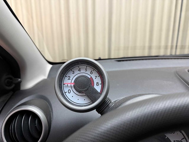 Peugeot 107 1.0-12v xs 2011 - afbeelding 13 van  20