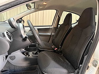 Peugeot 107 1.0-12v xs 2011 - afbeelding 15 van  20