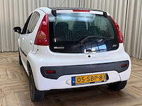 Peugeot 107 1.0-12v xs 2011 - afbeelding 18 van  20