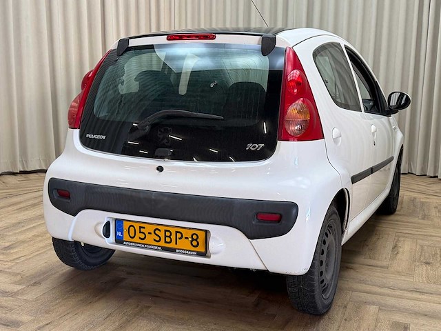 Peugeot 107 1.0-12v xs 2011 - afbeelding 20 van  20