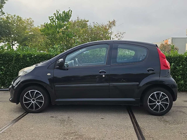 Peugeot 107 1.0-12v xs | 45-gzl-5 - afbeelding 2 van  26