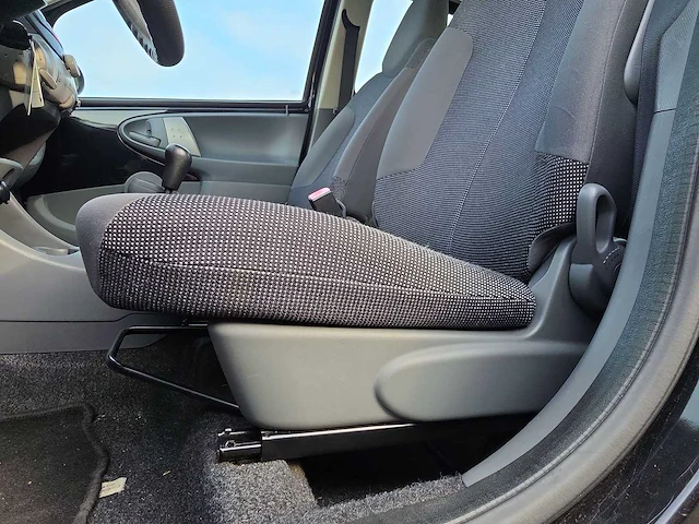 Peugeot 107 1.0-12v xs | 45-gzl-5 - afbeelding 7 van  26