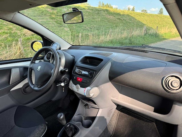 Peugeot 107 1.0-12v xs 5-deurs s-067-gh - afbeelding 7 van  16