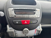 Peugeot 107 1.0-12v xs 59-hgd-5 - afbeelding 13 van  17