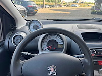 Peugeot 107 1.0-12v xs cool edition automaat 5-deurs 85-tt-gs - afbeelding 9 van  21