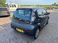 Peugeot 107 1.0-12v xs cool edition automaat 5-deurs 85-tt-gs - afbeelding 17 van  21