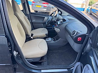 Peugeot 107 1.0-12v xs cool edition automaat 5-deurs 85-tt-gs - afbeelding 20 van  21