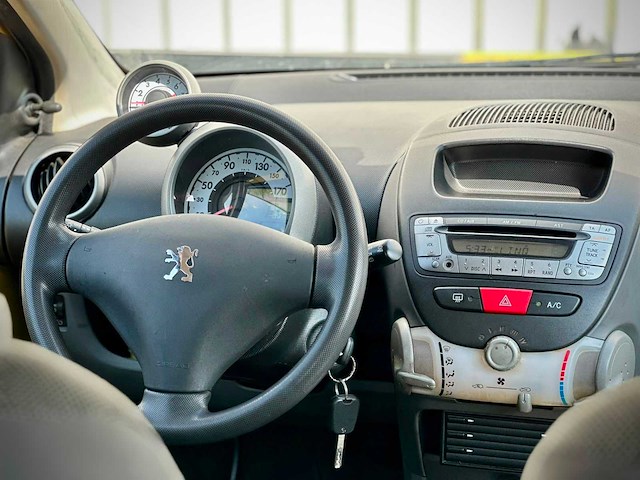 Peugeot 107 1.0 12v xs nieuwe apk, 49-xg-ft - afbeelding 1 van  13