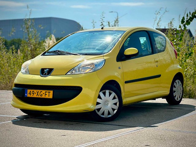 Peugeot 107 1.0 12v xs nieuwe apk, 49-xg-ft - afbeelding 1 van  17