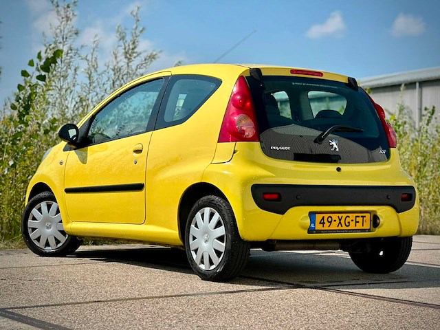 Peugeot 107 1.0 12v xs nieuwe apk, 49-xg-ft - afbeelding 12 van  17