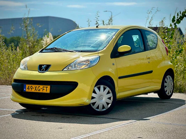 Peugeot 107 1.0 12v xs nieuwe apk, 49-xg-ft - afbeelding 1 van  17