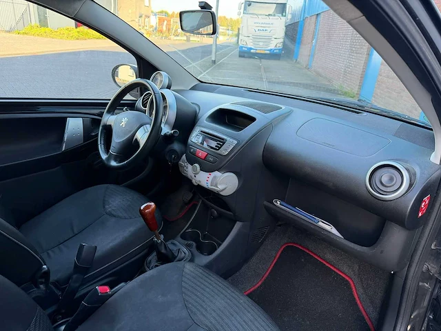 Peugeot 107 1.0 | h-342-tr i - afbeelding 9 van  17