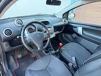 Peugeot 107 1.0 | h-342-tr i - afbeelding 11 van  17