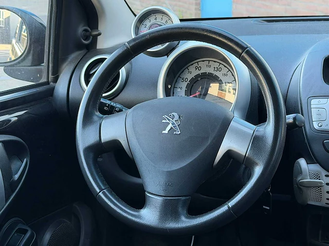 Peugeot 107 1.0 | h-342-tr i - afbeelding 15 van  17