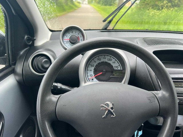 Peugeot 107 1.0 première , pt-394-h - afbeelding 2 van  19