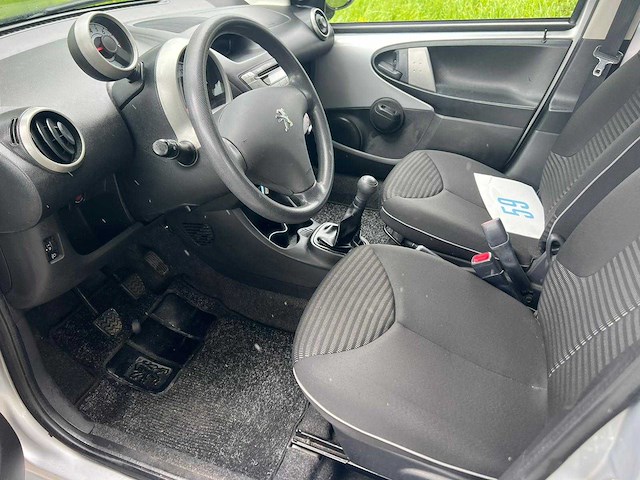 Peugeot 107 1.0 première , pt-394-h - afbeelding 11 van  19