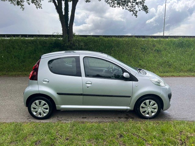 Peugeot 107 1.0 première , pt-394-h - afbeelding 18 van  19