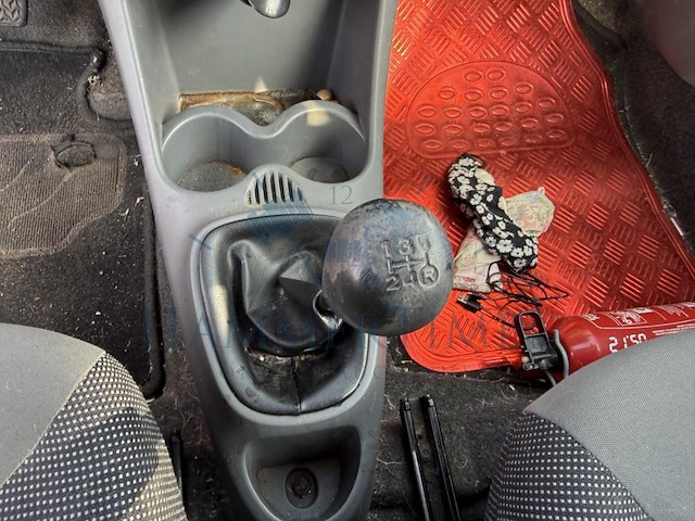 Peugeot 107 1.0i 12v trendy, 2007 - afbeelding 6 van  28