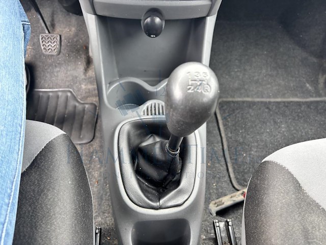 Peugeot 107 1.0i 12v urban, 2008 - afbeelding 8 van  32