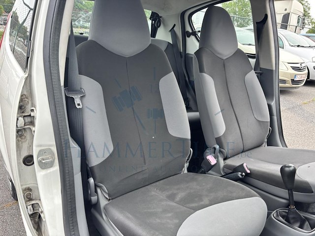 Peugeot 107 1.0i 12v urban, 2008 - afbeelding 17 van  32