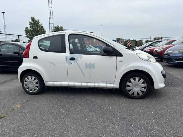 Peugeot 107 1.0i 12v urban, 2008 - afbeelding 27 van  32
